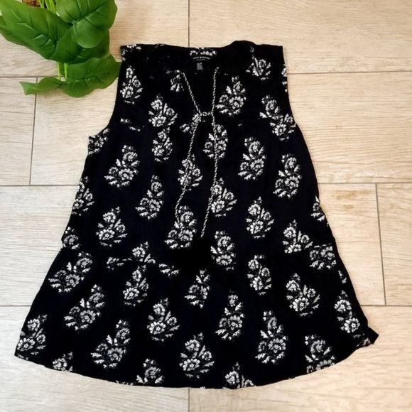 Lucky Brand Tops - Lucky Brand Black Floral Top with tassel